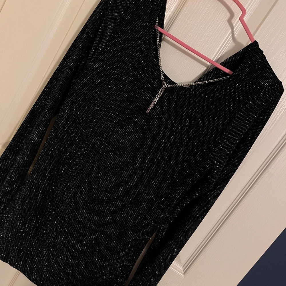 Michael Kors: Black with silver texture blouse. Size XS Like new.